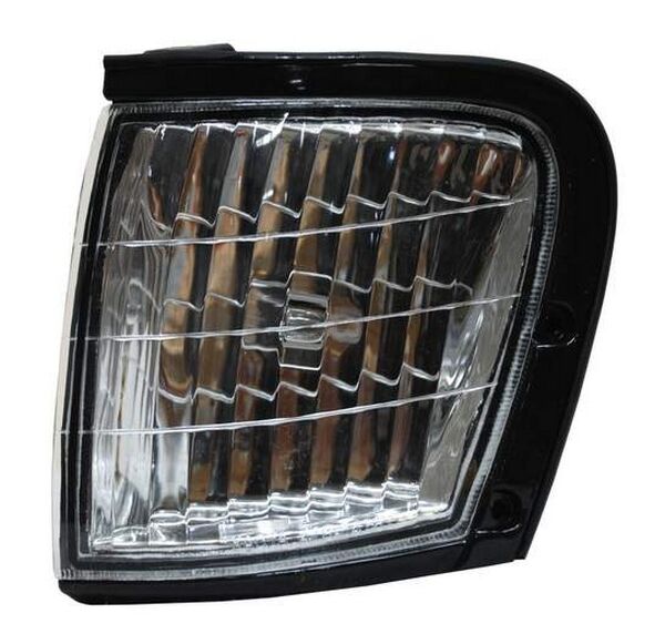 Par De Cuartos Punta Luv 04-05 Cristal Tyc Der