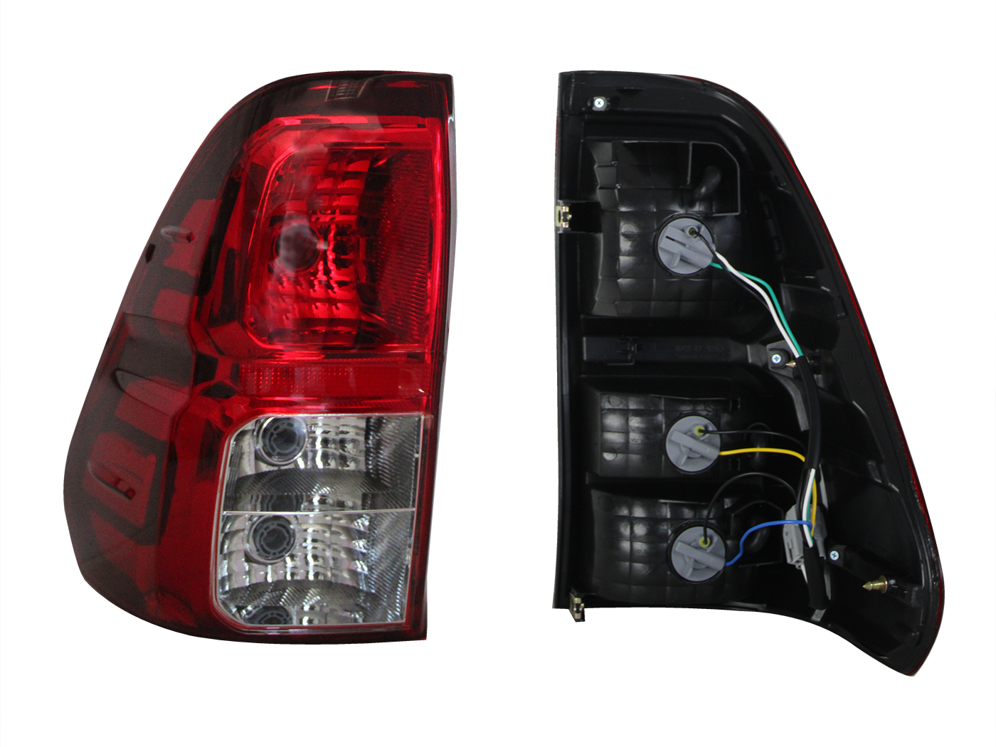 Calavera Izq C/Arnes Clara (Sencilla/Lujo) (Rojo/Blanco/Blanco) Toyota Hilux 2/4Wd 2016 2024