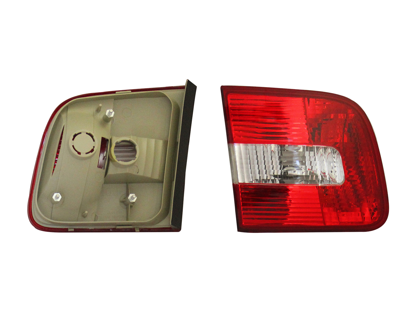 Calavera Izq Int S/Arnes 4Ptas (Rojo/Blanco/Rojo) Volkswagen Polo Sedan 2003 2007