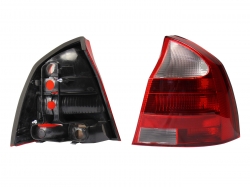 Calavera Der S/Arnes 4Ptas (Rojo/Blanco) Chevrolet Corsa Sedan 2003 2008