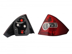 Calavera Der S/Arnes 4Ptas (Rojo/Blanco) Ford Fiesta First Sedan 2003 2010