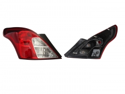 Calavera Izq S/Arnes C/Base (V-Drive 20-24) (Rojo/Blanco) Nissan Versa 2012 2019