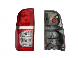 Calavera Izq C/Arnes (Rojo/Blanco/Blanco) Toyota Hilux 2012 2015
