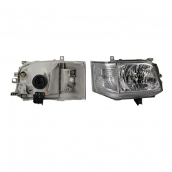 Faro Der Fondo Cromado Toyota Hiace 2011 2013