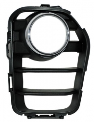 Parrilla Urvan 2018-2019 P/Faro Niebla Con Cromo 352 Der