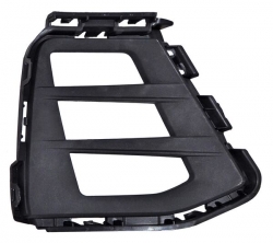 Moldura Parrilla Golf Gti 2018 2019 2020 P/Faro Niebla Der