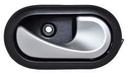 Manija Int Duster 2013-2015 Negra/ Plata Del/ Trasera Plastico Der