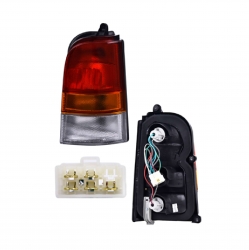 Calavera Derecha Nissan Tsubame U.T.P 2003 2004 Depo