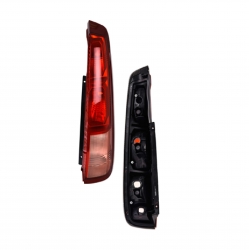 Calavera Derecha Nissan Xtrail Roja/Rosa 2005 2006 2007 Depo