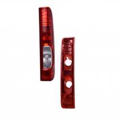 Calavera Derecha Renault Trafic 2011 2012 2013 2014 Depo