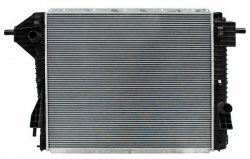 Radiador Ford Super Duty F350/ F450 2011-2016 Std 6.2L/ 6.8L 26 7/9X 30 2/5 Aluminio Soldado Tw 892