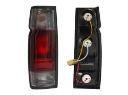 Par De Calaveras D21 2002-2003-2004-2005-2006-2007 Opt