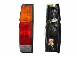 Par De Calaveras D21 Usa 1992-1993-1994-1995-1996-1997 Opt