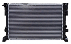 Radiador Mbenz Cla 250 13-19/ Gla 250 2014-2020 Aut L4 2.0L 2016 1/2X 25 1/5 Aluminio Soldado 892 Odc010