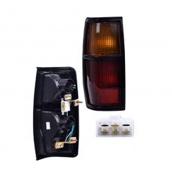 Par Calaveras  Nissan 720 Filo Negro U.T.P 1984 1985 Depo