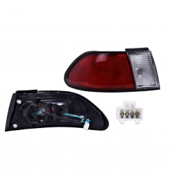 Par Calaveras  Nissan Sentra Blanco/Roja 2000 Depo